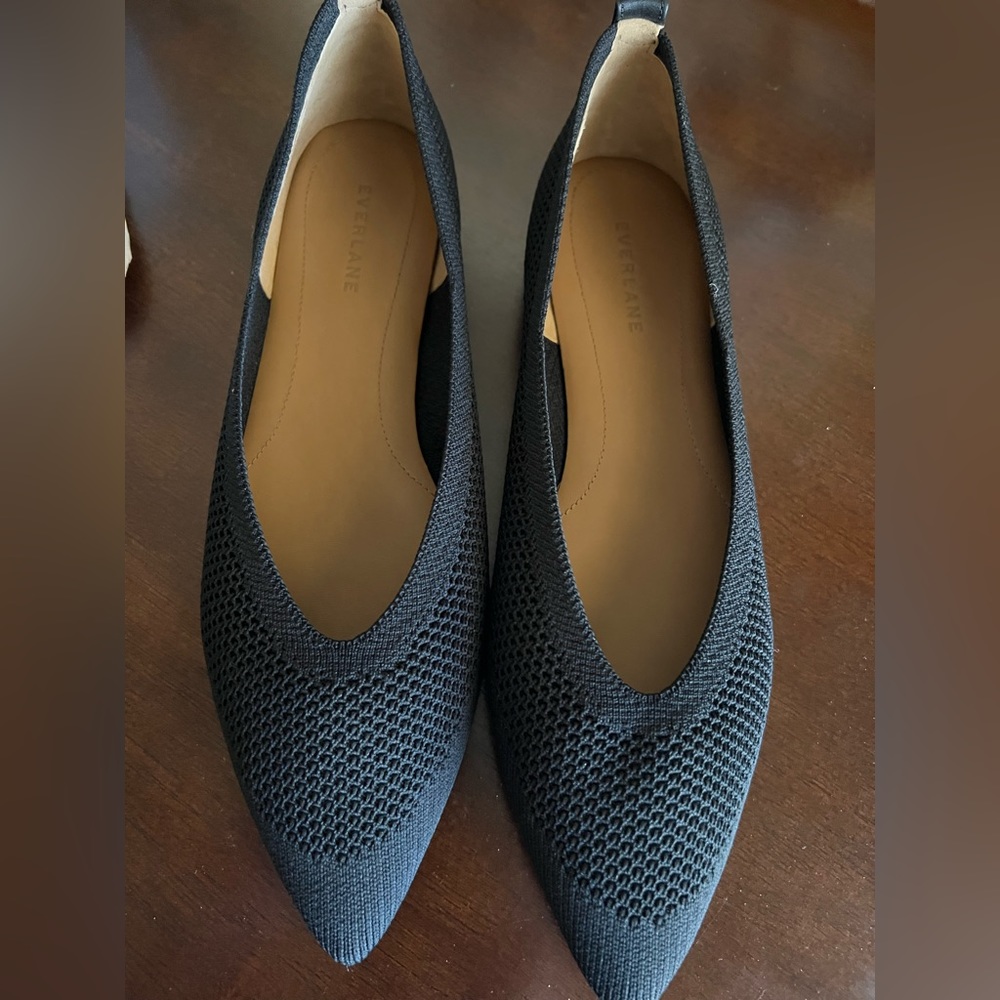 Everlane black Reknit flats. Excellent condition